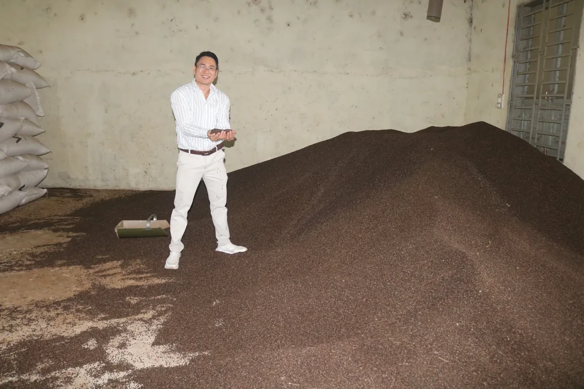 Client-provided photograph of pepper stock and sacks
